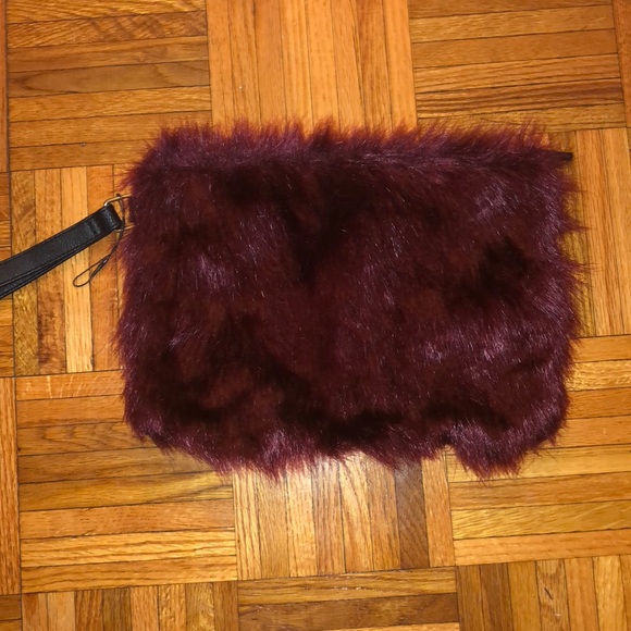 Plush Burgundy clutch 🥀 - Picture 1 of 3